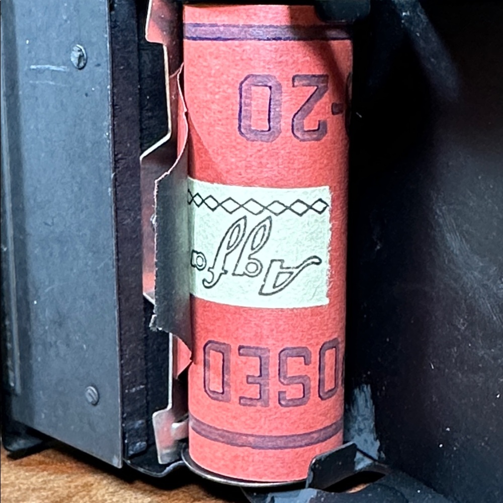 KODAK Six-20 Brownie Junior Art Deco Camera W/ MYSTERY FILM! - Picture 16 of 16